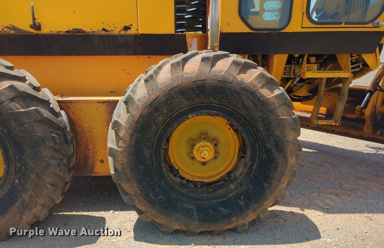 image for item NG9784 1994 Dresser 870 motor grader