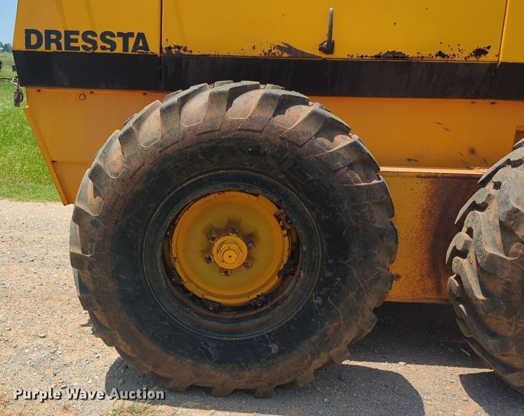 image for item NG9784 1994 Dresser 870 motor grader