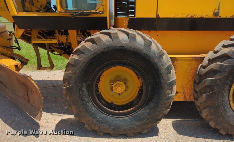 image for item NG9784 1994 Dresser 870 motor grader
