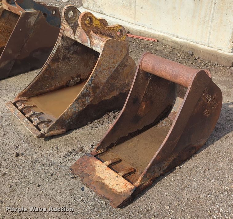 image for item NG9789 Wain Roy bucket