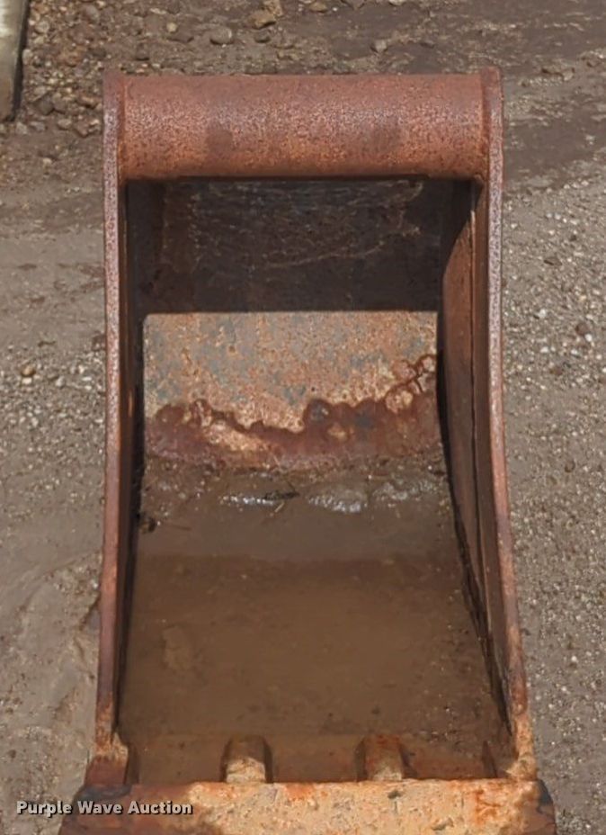 image for item NG9789 Wain Roy bucket