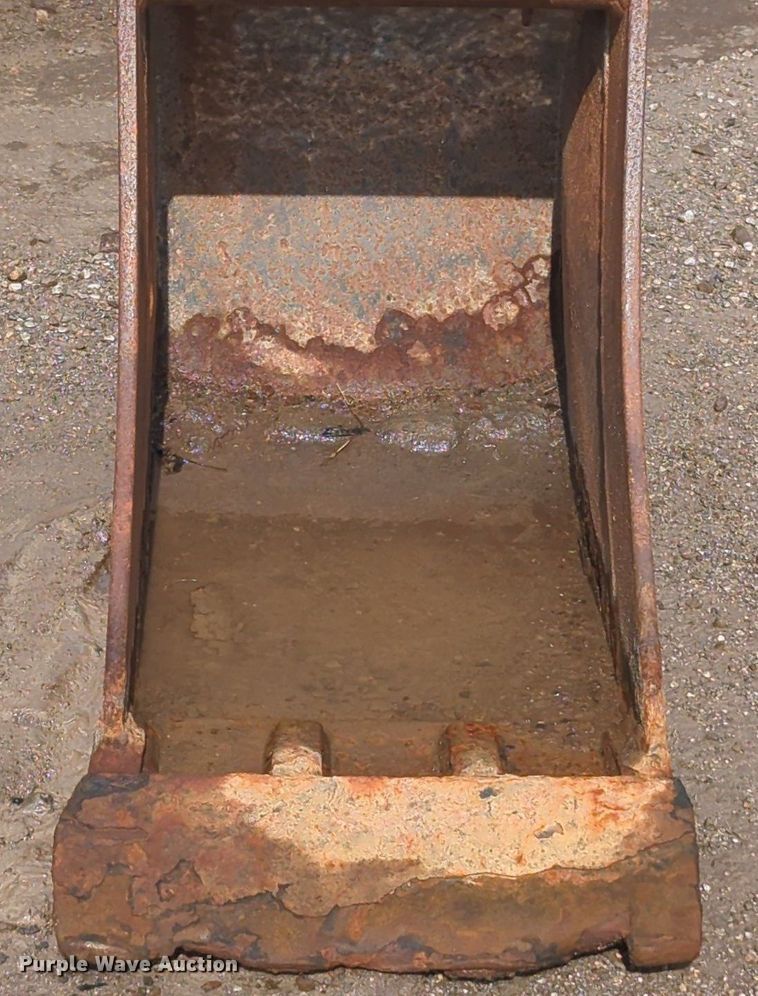 image for item NG9789 Wain Roy bucket