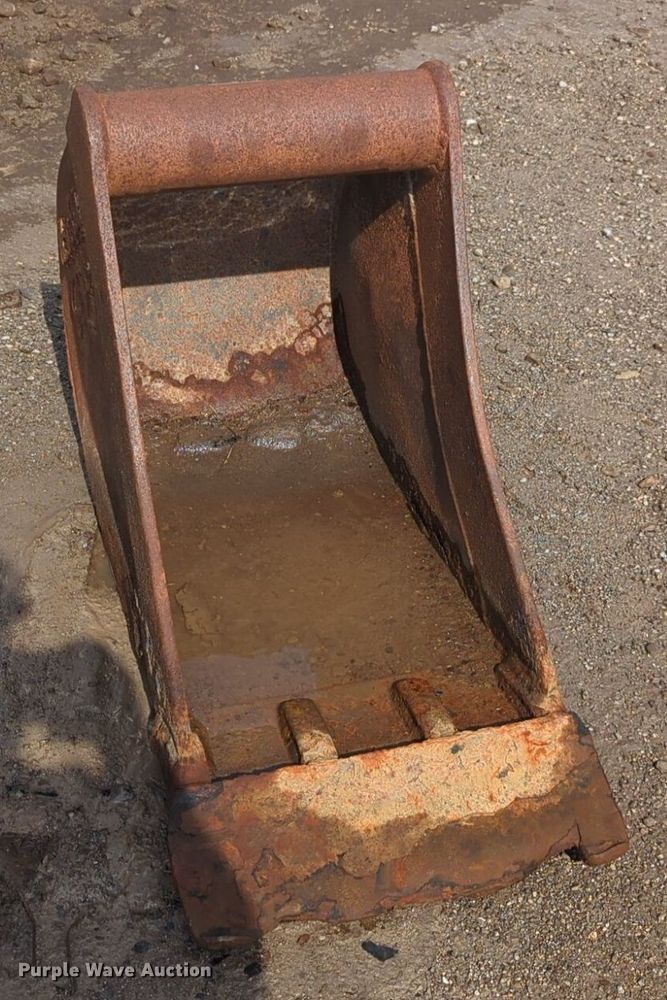 image for item NG9789 Wain Roy bucket