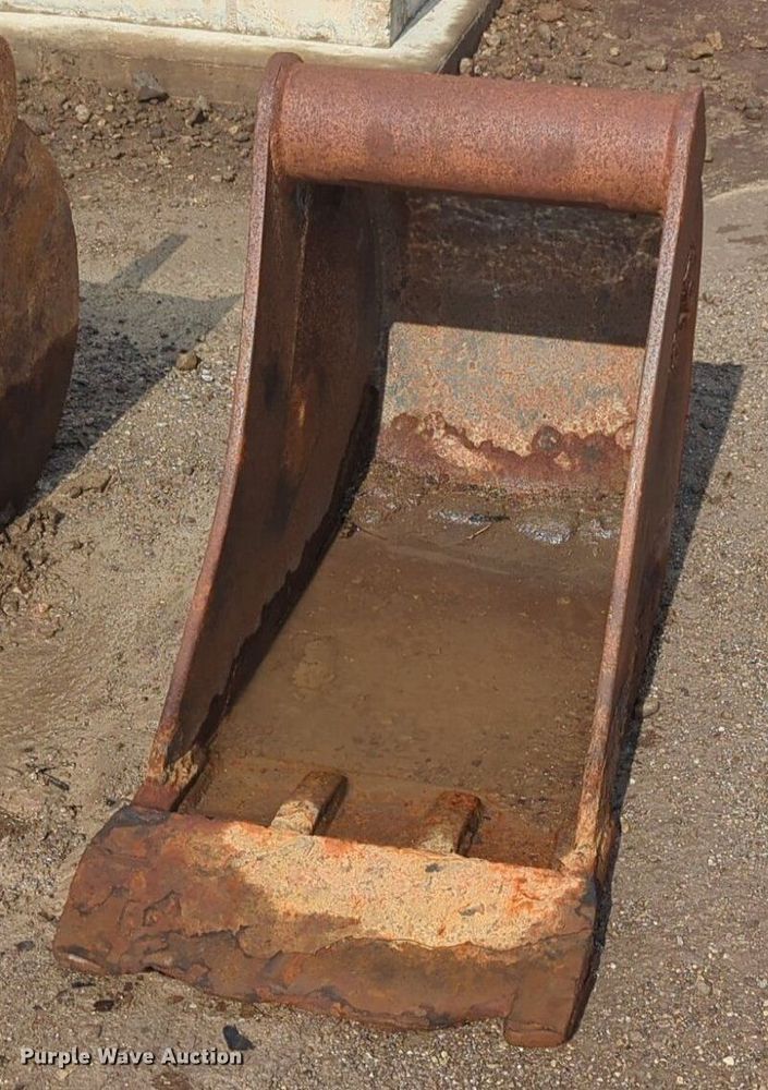 image for item NG9789 Wain Roy bucket