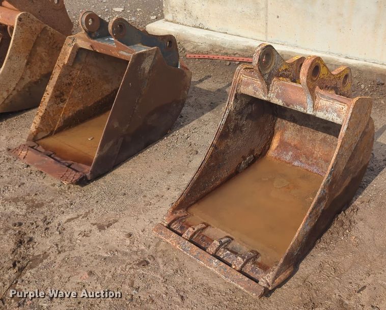 image for item NG9790 John Deere bucket