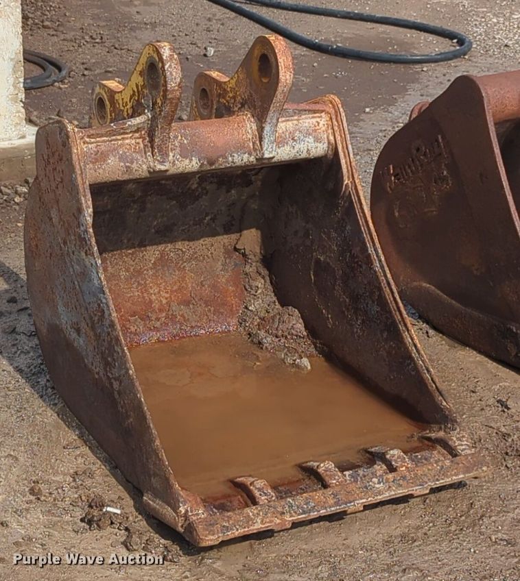 image for item NG9790 John Deere bucket