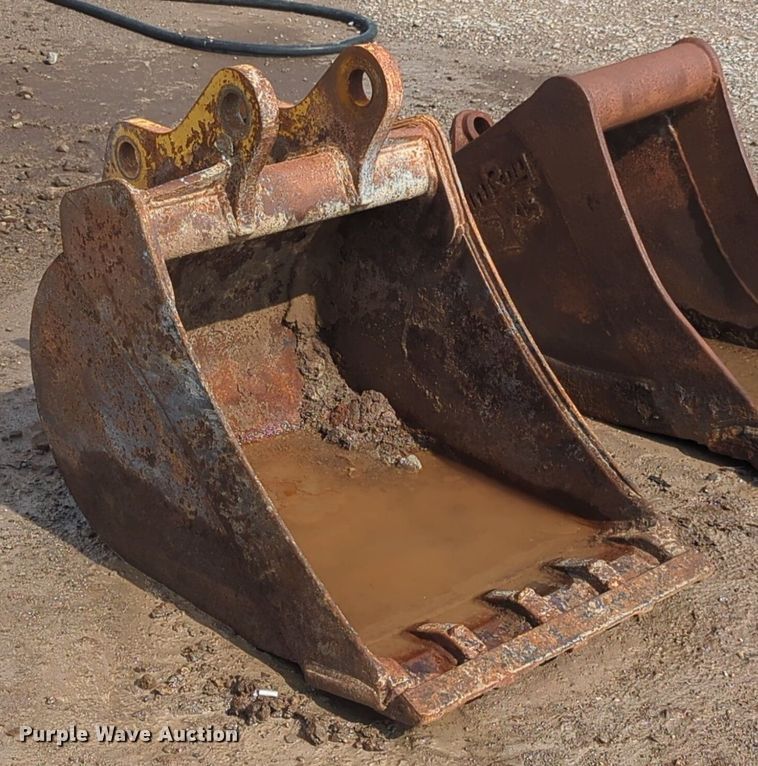 image for item NG9790 John Deere bucket