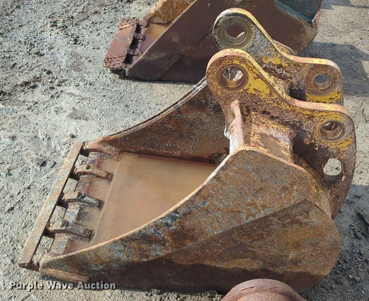 image for item NG9790 John Deere bucket