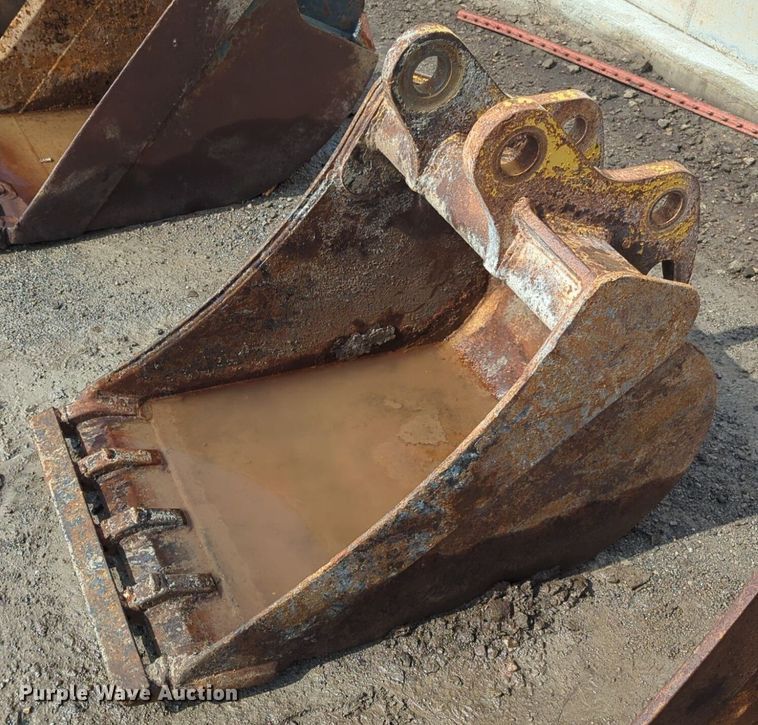 image for item NG9790 John Deere bucket