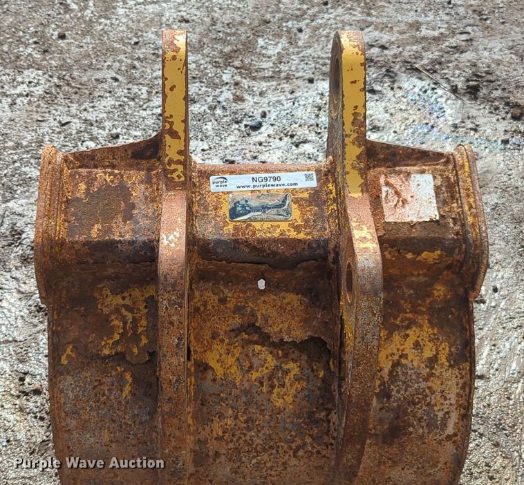 image for item NG9790 John Deere bucket