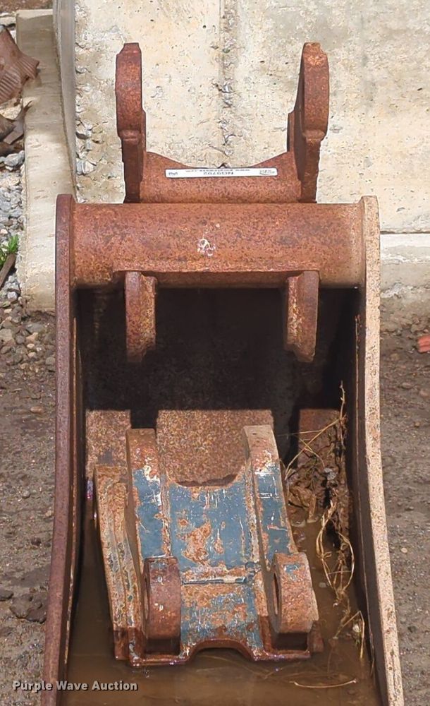 image for item NG9792 WR bucket