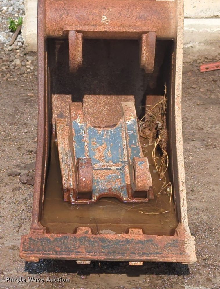 image for item NG9792 WR bucket