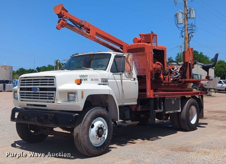 image for item NG9804 1993 Ford F700 pressure digger truck