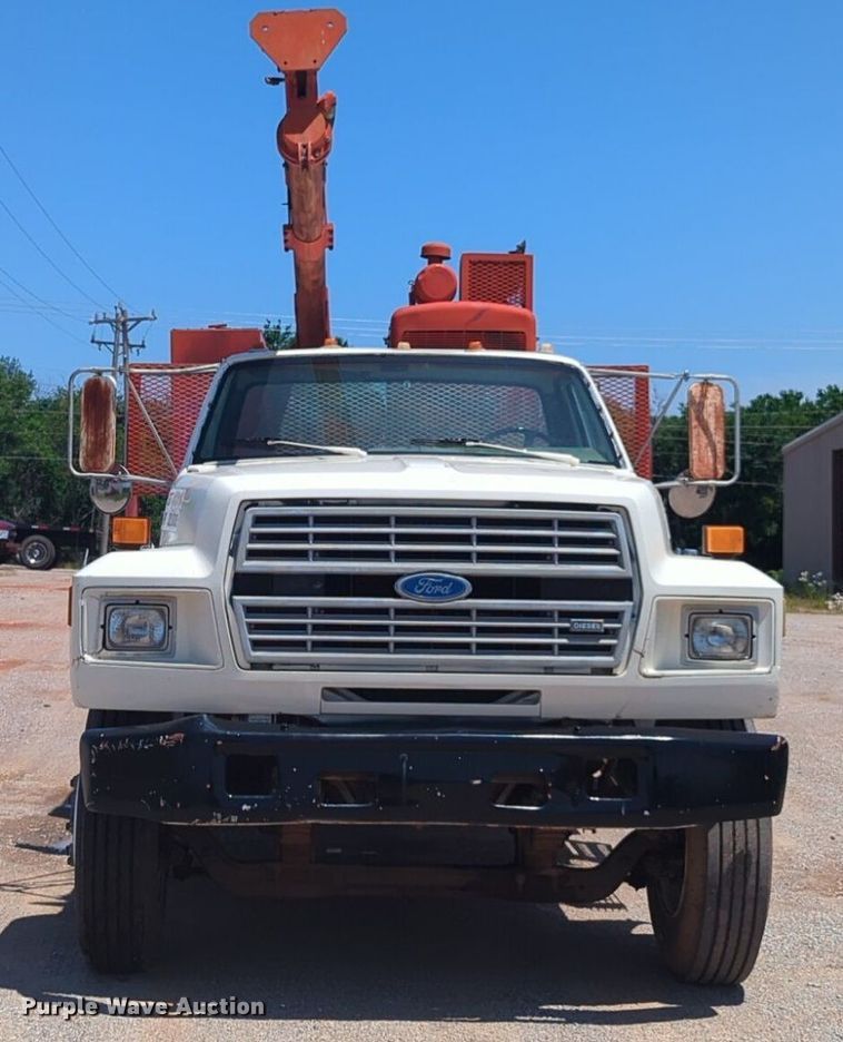 image for item NG9804 1993 Ford F700 pressure digger truck