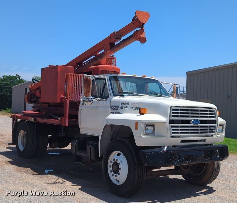 image for item NG9804 1993 Ford F700 pressure digger truck