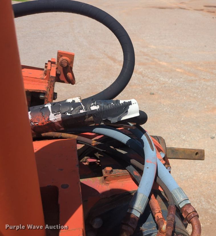 image for item NG9804 1993 Ford F700 pressure digger truck