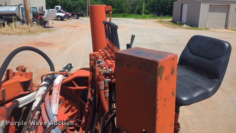 image for item NG9804 1993 Ford F700 pressure digger truck