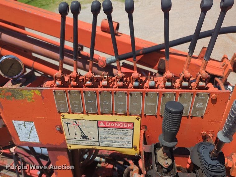 image for item NG9804 1993 Ford F700 pressure digger truck