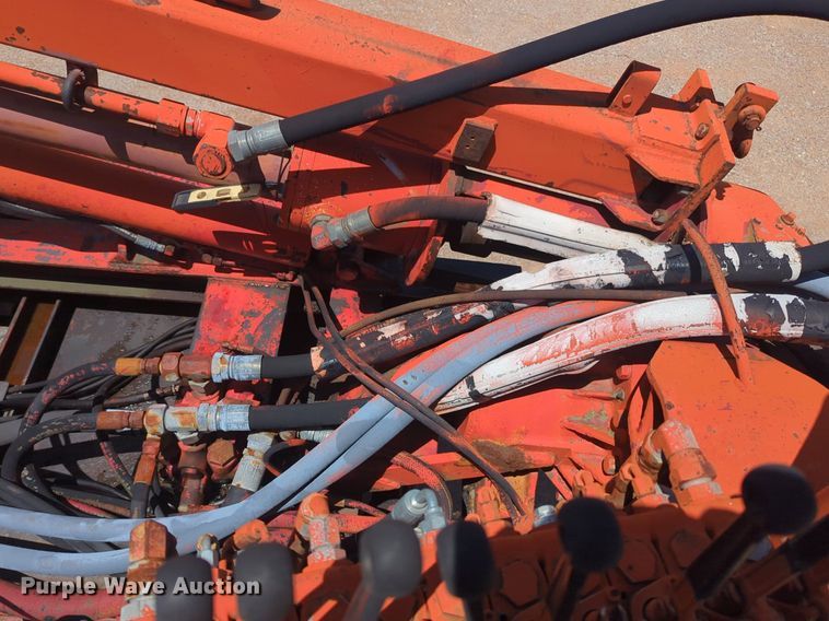 image for item NG9804 1993 Ford F700 pressure digger truck