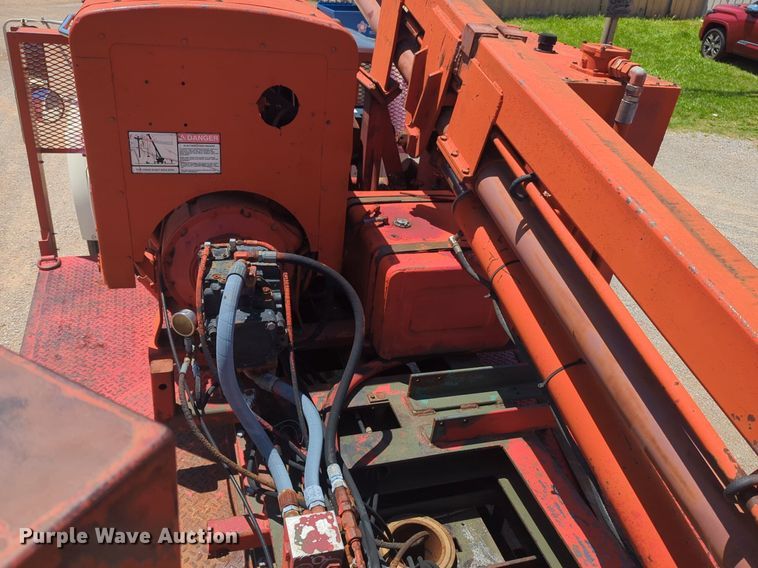 image for item NG9804 1993 Ford F700 pressure digger truck