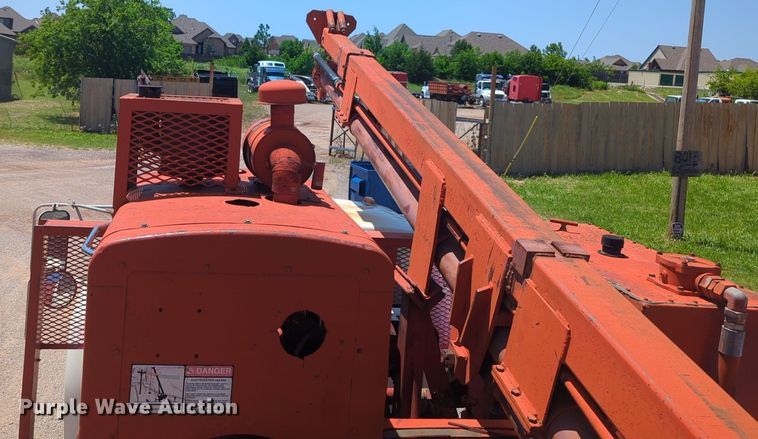 image for item NG9804 1993 Ford F700 pressure digger truck