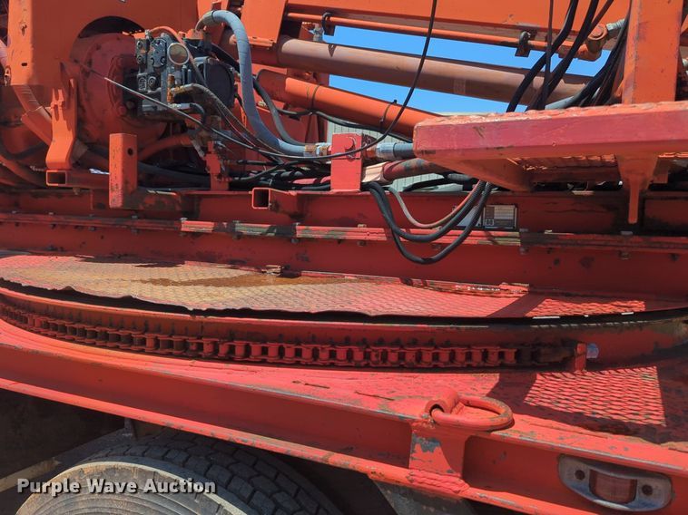 image for item NG9804 1993 Ford F700 pressure digger truck