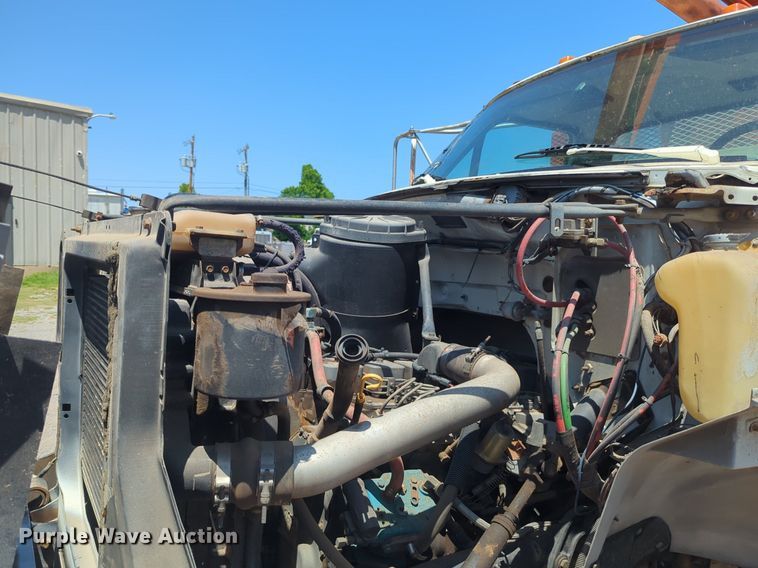 image for item NG9804 1993 Ford F700 pressure digger truck