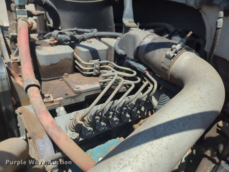 image for item NG9804 1993 Ford F700 pressure digger truck