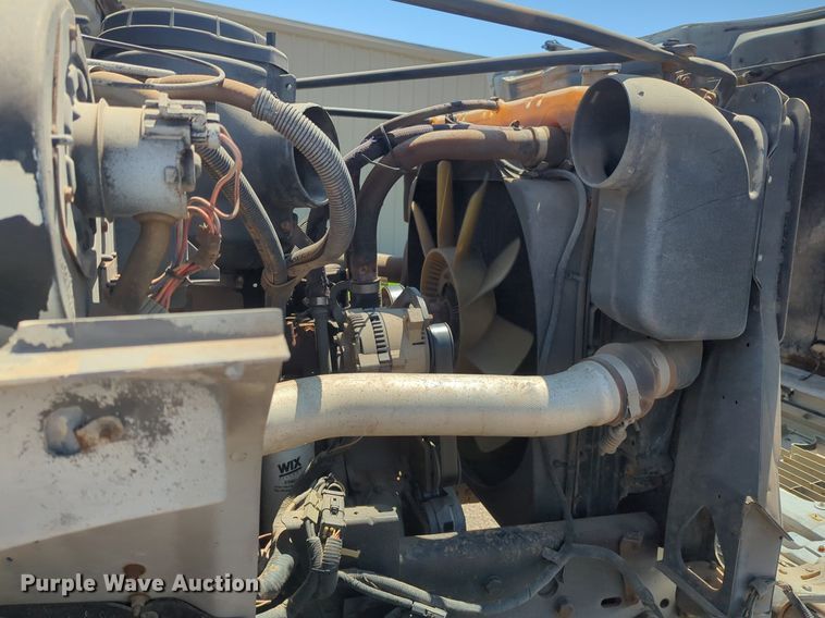 image for item NG9804 1993 Ford F700 pressure digger truck