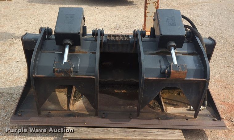 image for item NG9807 Caterpillar 157-7224 skid steer grapple bucket