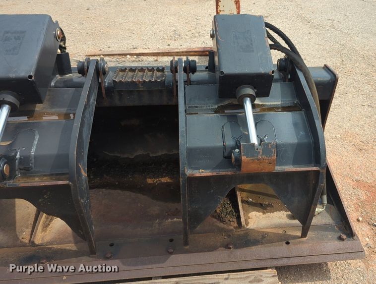 image for item NG9807 Caterpillar 157-7224 skid steer grapple bucket