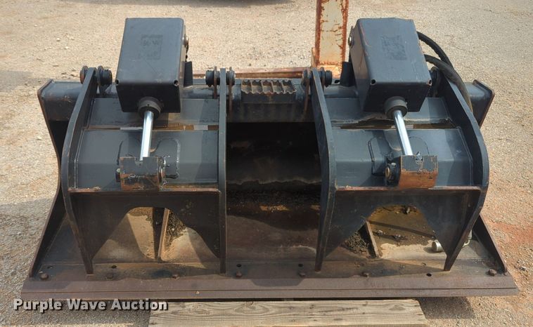 image for item NG9807 Caterpillar 157-7224 skid steer grapple bucket