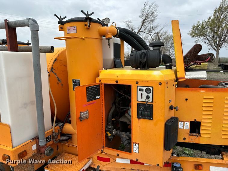 image for item NH9065 2007 Ring-O-Matic 750 vacuum excavator