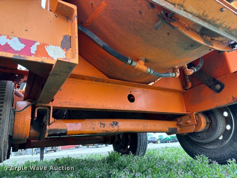 image for item NH9065 2007 Ring-O-Matic 750 vacuum excavator