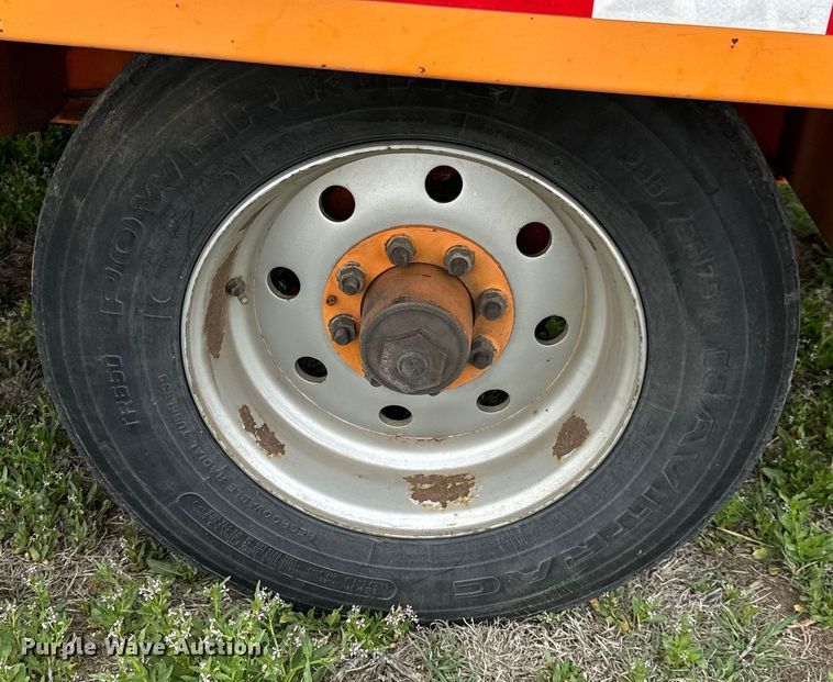 image for item NH9065 2007 Ring-O-Matic 750 vacuum excavator