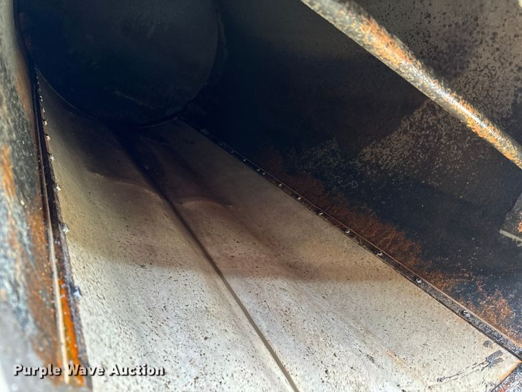 image for item NH9065 2007 Ring-O-Matic 750 vacuum excavator