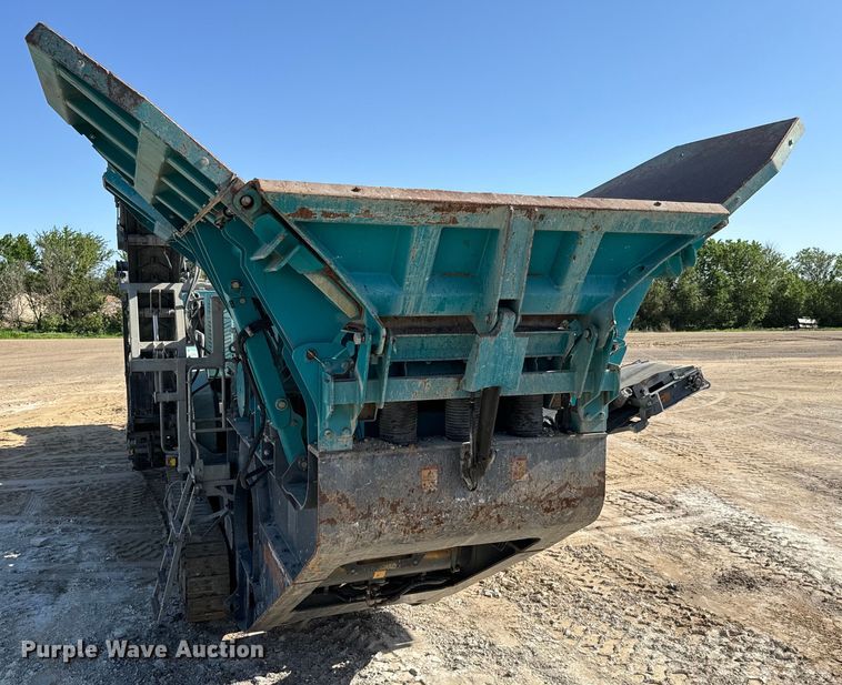 image for item NL9814 2017 Powerscreen Trakpactor 320SR impact crusher screening plant