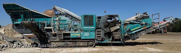 image for item NL9814 2017 Powerscreen Trakpactor 320SR impact crusher screening plant