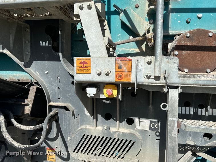 image for item NL9814 2017 Powerscreen Trakpactor 320SR impact crusher screening plant