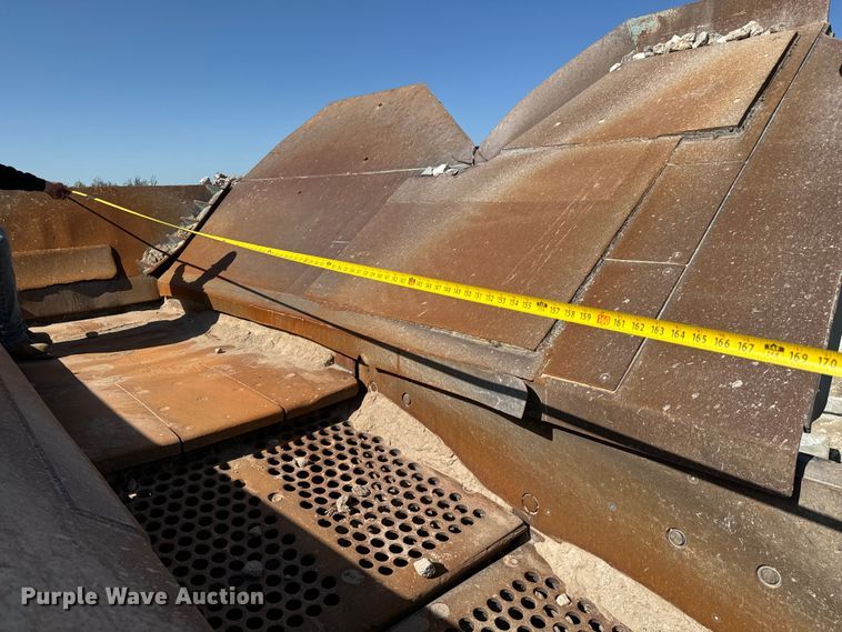 image for item NL9814 2017 Powerscreen Trakpactor 320SR impact crusher screening plant