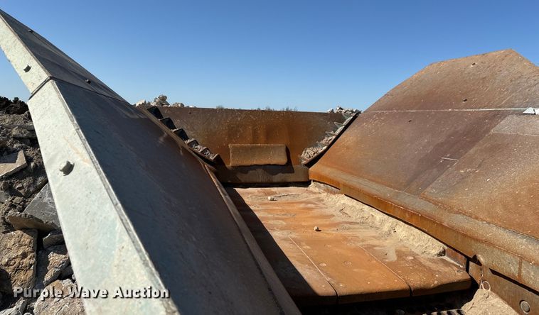 image for item NL9814 2017 Powerscreen Trakpactor 320SR impact crusher screening plant