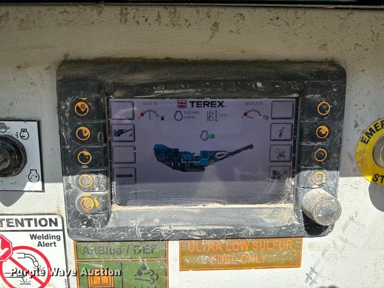 image for item NL9814 2017 Powerscreen Trakpactor 320SR impact crusher screening plant