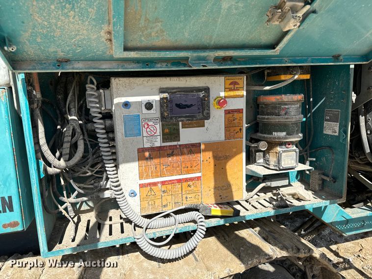 image for item NL9814 2017 Powerscreen Trakpactor 320SR impact crusher screening plant