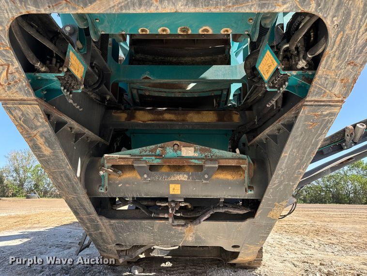 image for item NL9814 2017 Powerscreen Trakpactor 320SR impact crusher screening plant