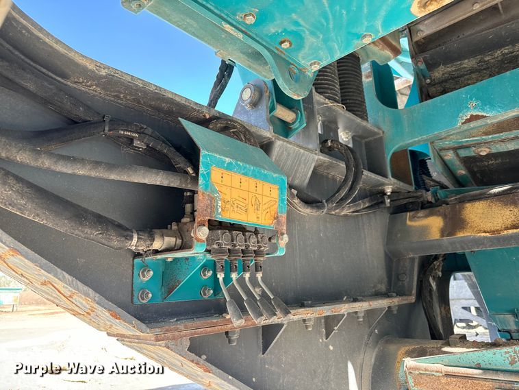 image for item NL9814 2017 Powerscreen Trakpactor 320SR impact crusher screening plant