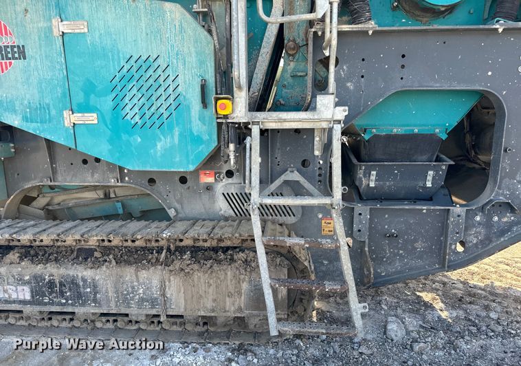image for item NL9814 2017 Powerscreen Trakpactor 320SR impact crusher screening plant