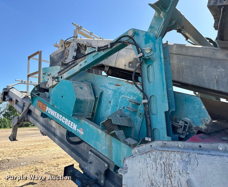 image for item NL9814 2017 Powerscreen Trakpactor 320SR impact crusher screening plant