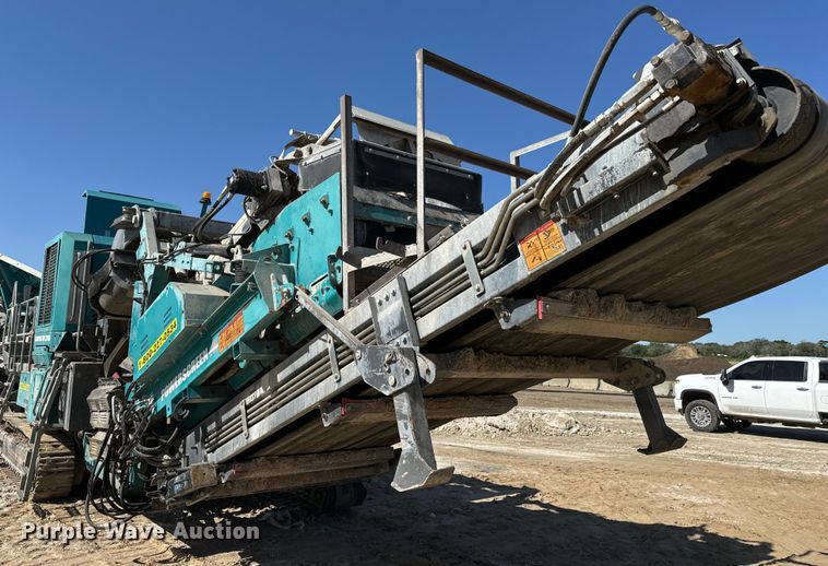 image for item NL9814 2017 Powerscreen Trakpactor 320SR impact crusher screening plant