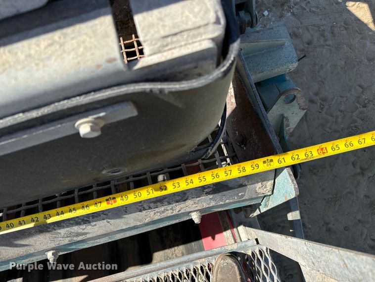 image for item NL9814 2017 Powerscreen Trakpactor 320SR impact crusher screening plant