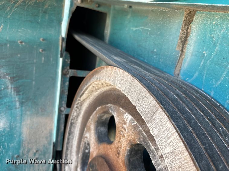 image for item NL9814 2017 Powerscreen Trakpactor 320SR impact crusher screening plant